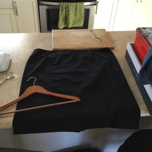 Lightly used plus size A-line skirt size 18 - Picture 2 of 5